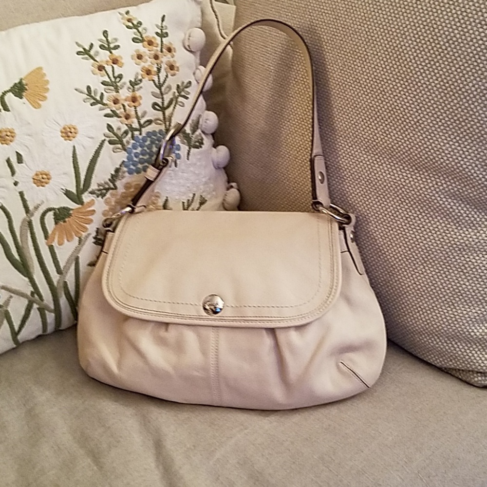 Coach leather shoulder bag